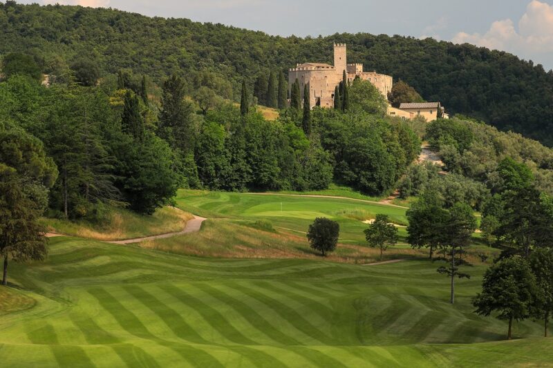 Antognolla Golf Club 6th hole with Castle