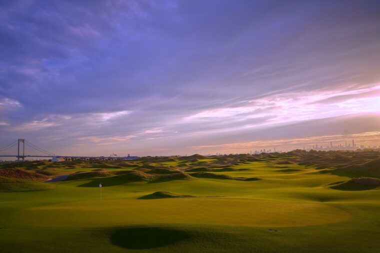 Bally's Golf Links at Ferry Point image