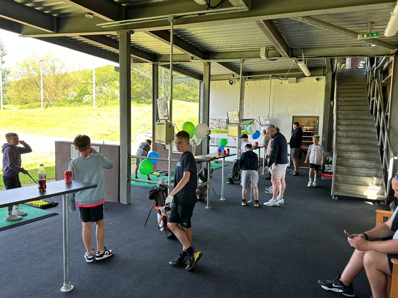 Gloucester Golf Club driving range with Toptracer