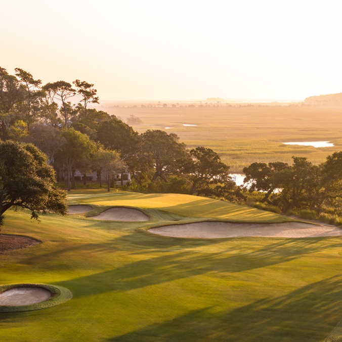 Tidewater Golf Club hole with 3 bunkers