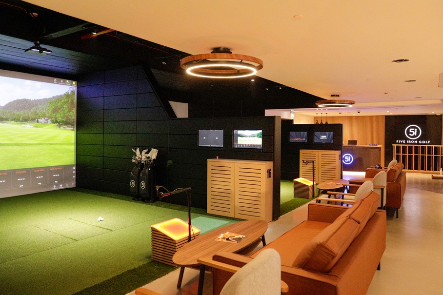 Five Iron Golf Dubai bays