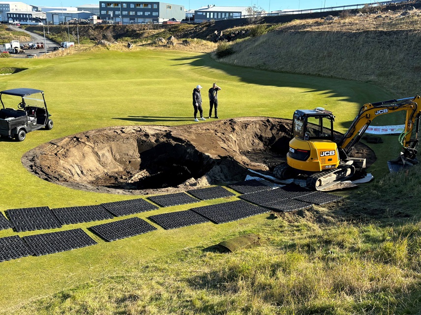 Keilir Golf Club bunker renovation in progress