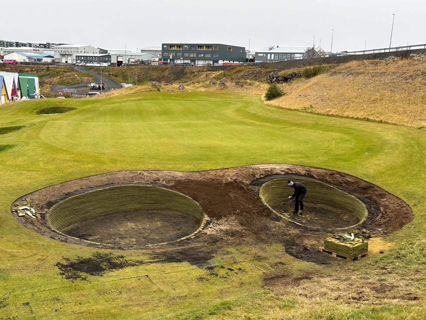 Keilir Golf Club double bunker